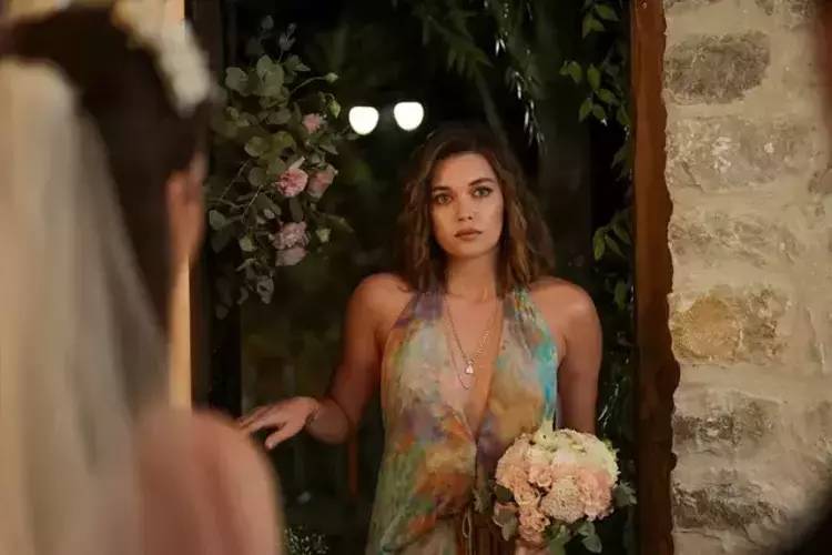 Afra Saraçoğlu reklam filmi için servet istedi! Diziden aldığı para ise dudak uçuklattı 1